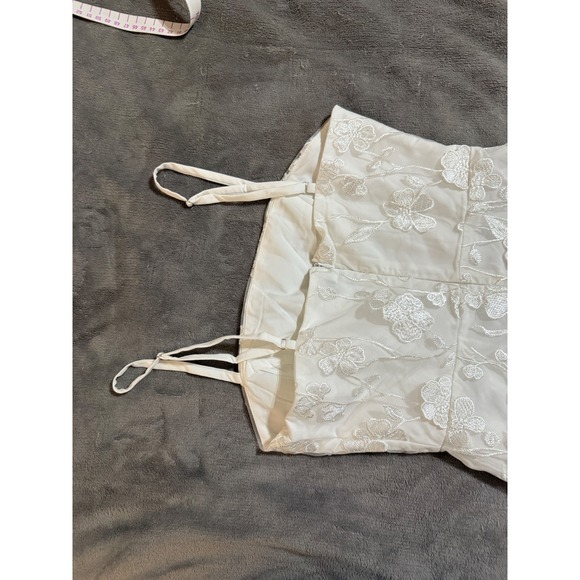 NWOT Lulus Glamour Garden White 3D Floral Embroidered Midi Dress‎ Size XS White - Picture 10 of 12